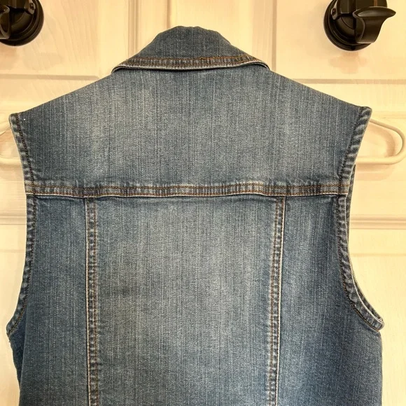Jean Vest - Picture 11 of 14